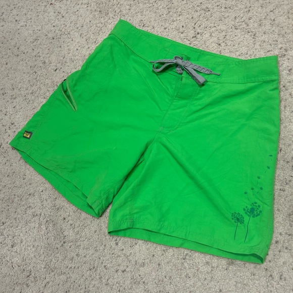 Women’s size Small Bright Green Kokatat board shorts - Picture 1 of 7